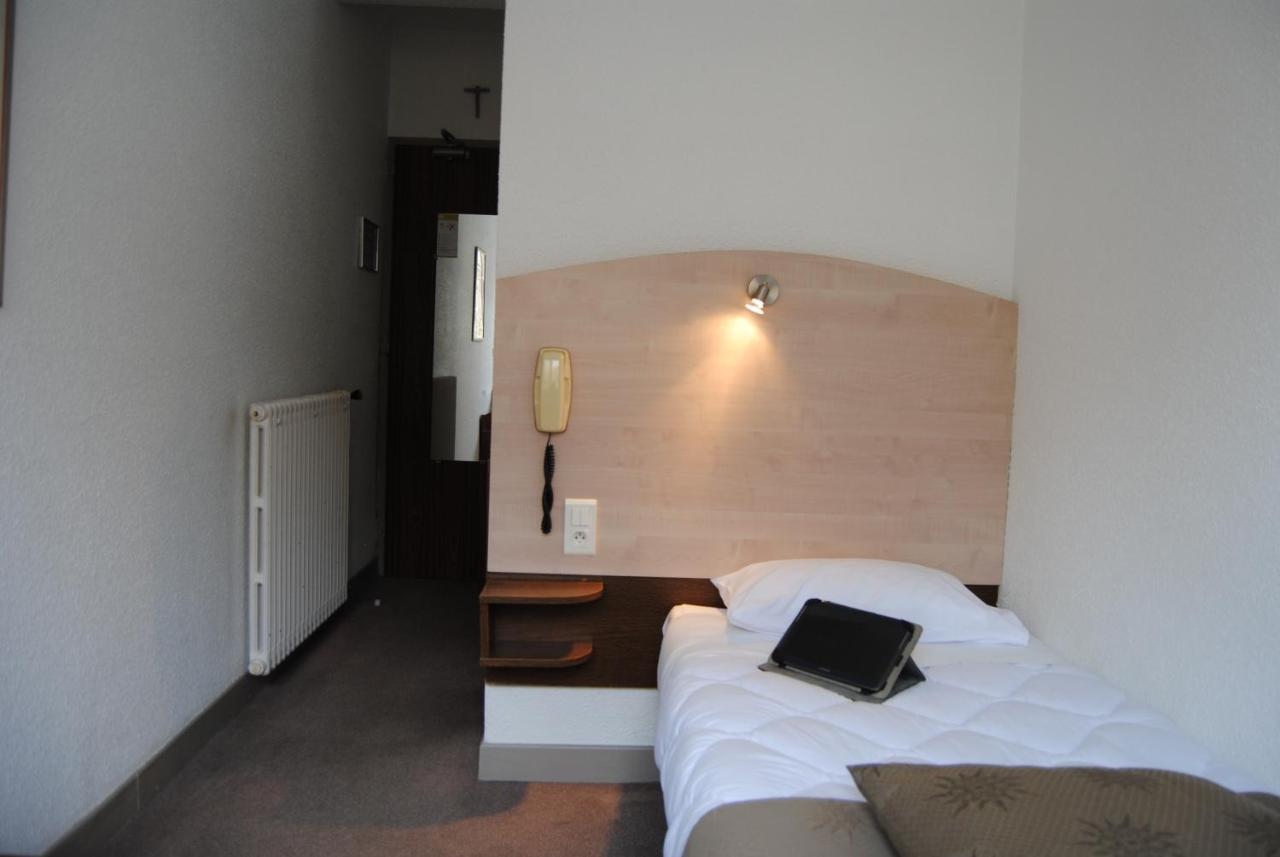 Adonis - Notre Dame De La Sarte Hotel 3*