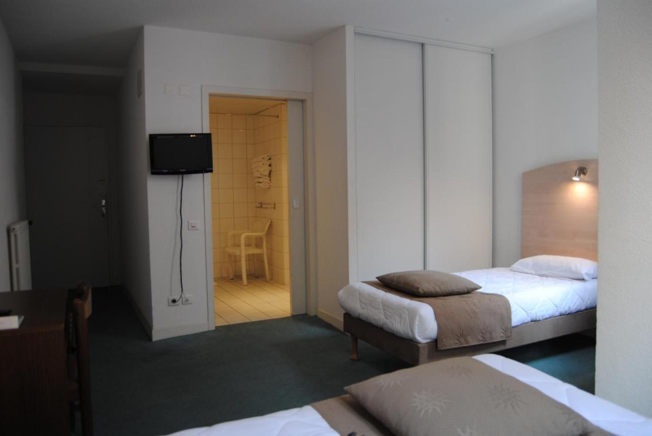 Hotel Adonis - Notre Dame De La Sarte 3*